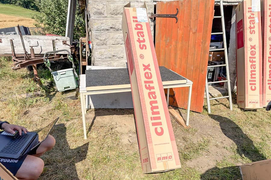 Karton mit Rohrisolierungen NMC Climaflex Stabil